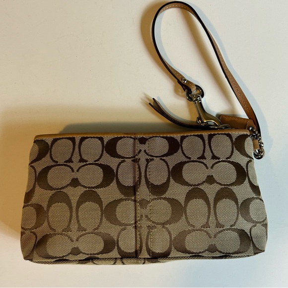 NWOT | Coach | Signature C Clutch Wristlet | Brown/Tan - Picture 2 of 10